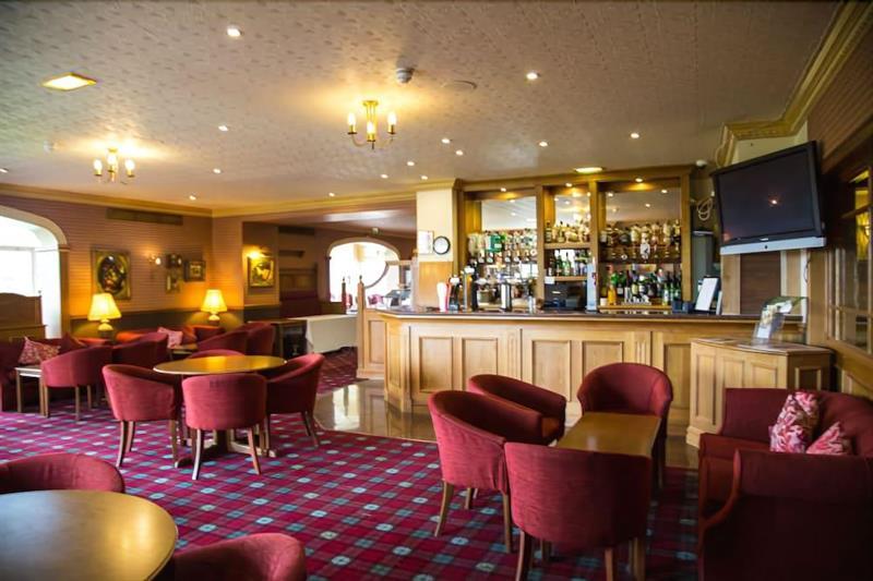 Cairn Hotel Bathgate Exterior foto